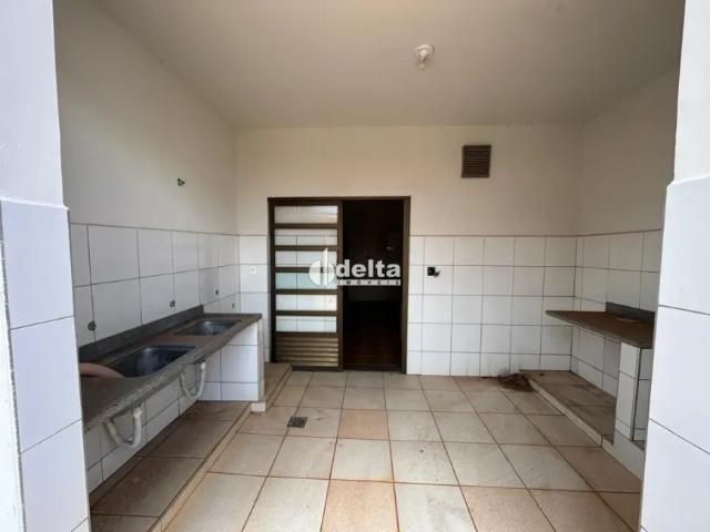 Casa residencial disponível para locação e venda no bairro Nossa Senhora Aparecida em Uberlândia MG