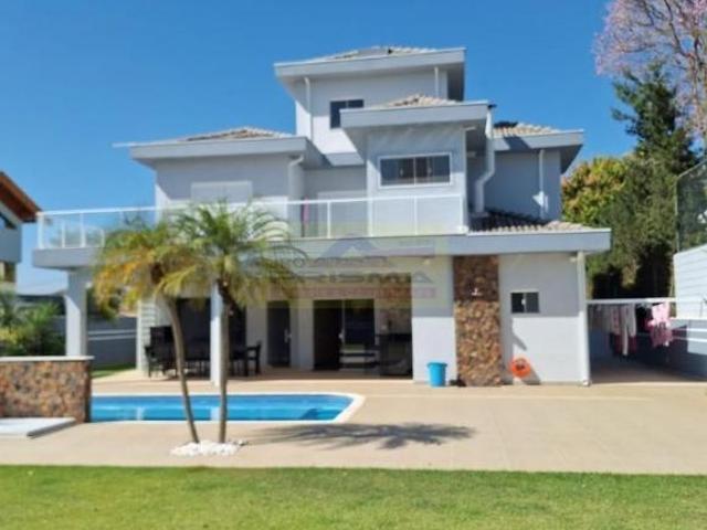 Casa em Condomínio de Luxo em Itupeva SP, 3 quartos, 2 suítes, 2 salas, 4 banheiros, 6 vagas, 336m²