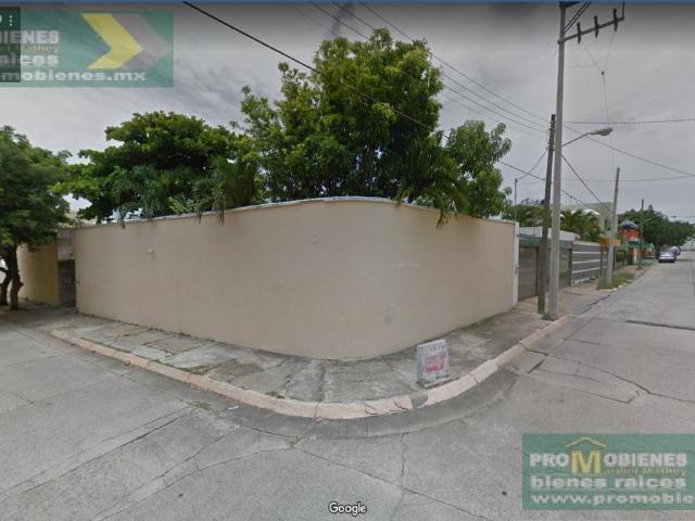 CASA RESIDENCIAL EN CALLE PETROLERA