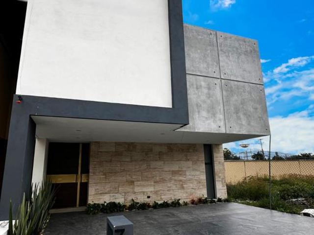 Casa Residencial en Paseo de la Castellana, La Huerta