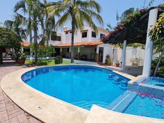 CASA RESIDENCIAL EN RENTA, TIPO COLONIAL, ALBERCA. CARMEN, CAMPECHE