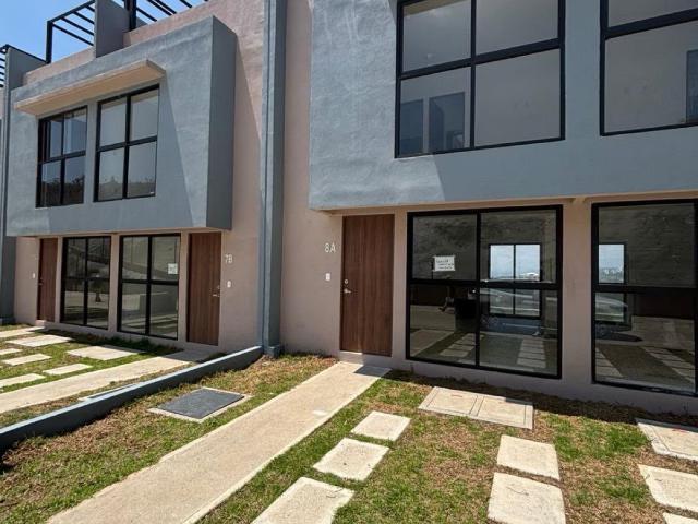 Casa Residencial Lago Esmeralda