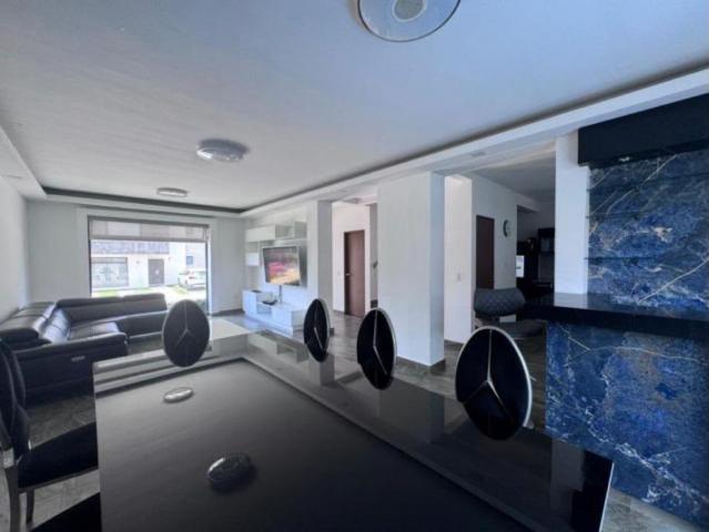 Casa Residencial Lago Esmeralda