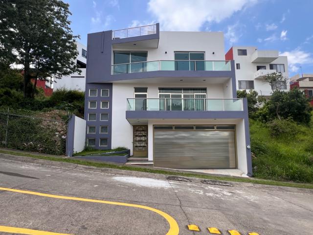 Casa Residencial Las Cumbres