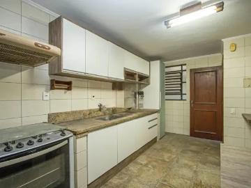 Casa residencial para alugar com 4 dormitórios no bairro Chácara das Pedras, 410m²
