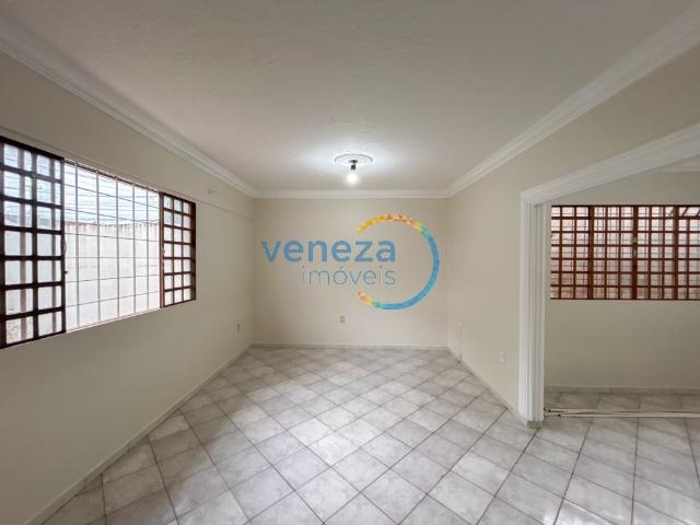 Casa residencial para alugar na região Sul, com 3 quartos