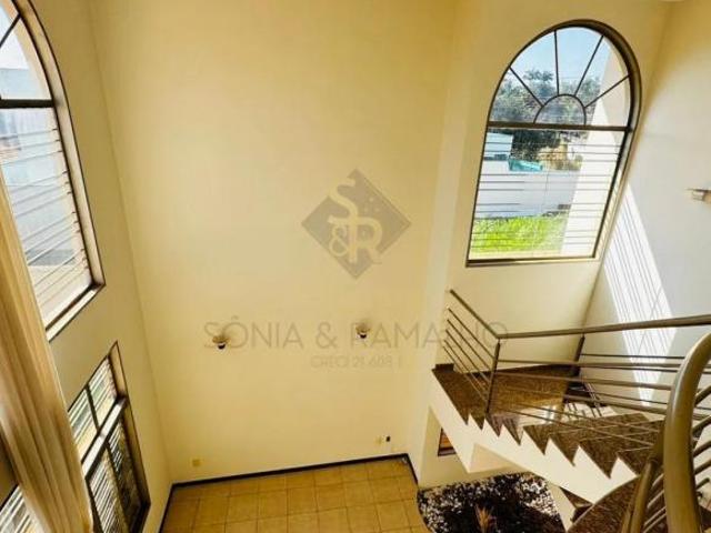Casa à venda com 334,17m² de área construída em terreno de 400,00m², no bairro Ribeirânia, em Ribeir