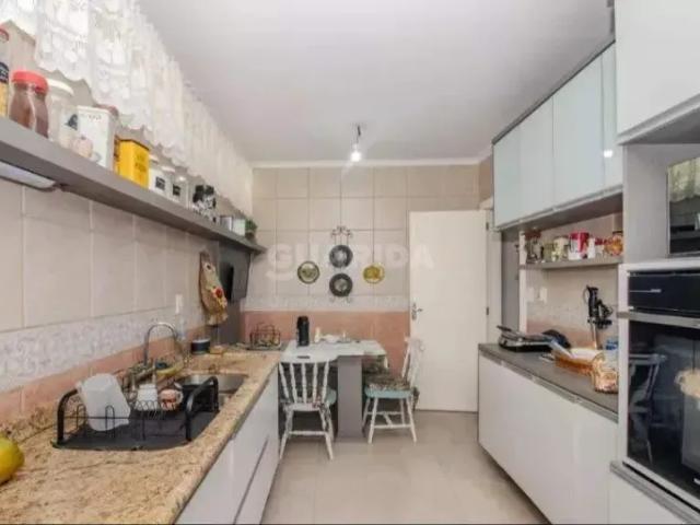 Casa residencial para locação no bairro Sarandi – 210 m²