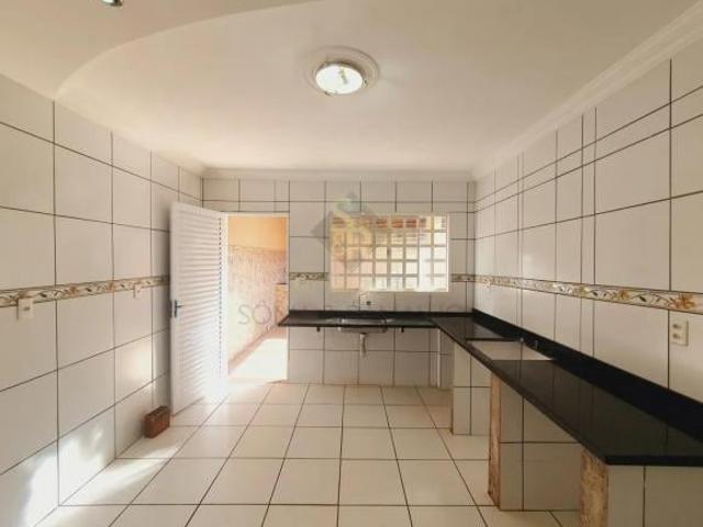 Casa Residencial para Locação e Venda no Bairro Jardim Prof. Antônio Palocci, em Ribeirão Preto