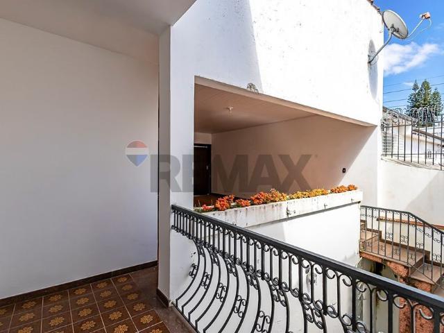 Casa residencial para locação 03 dormitórios sendo 01 suíte, 309m² Mercês