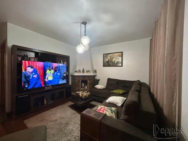 Casa residencial à venda no bairro Petrópolis, com 240 m² e 3 dormitórios/quartos