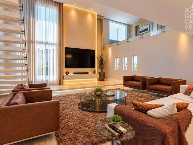 Casa Residencial, 05 Quartos, 03 Vagas, Sala de Cinema, Amplo Quintal, Jardim Botânico, Curitiba
