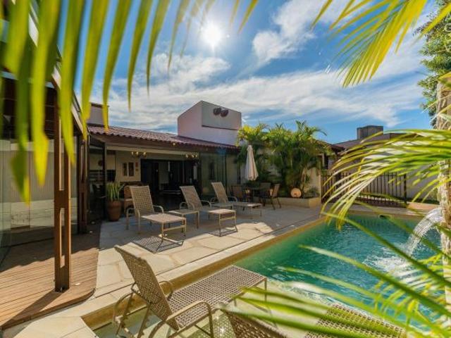 Casa Residencial, 03 Quartos, 04 Vagas, Terraço privativo, São Lourenço, Curitiba