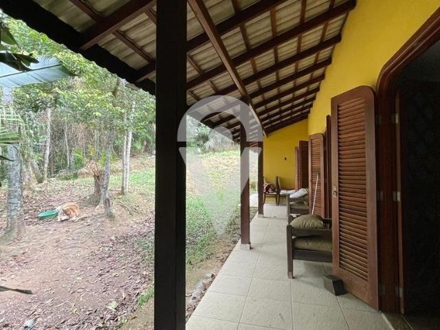 Casa residencial 1 suíte + 3 dormitórios Nova Brasília Jaraguá do Sul / SC
