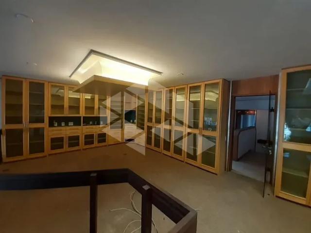 Casa Residencial 278M² para Alugar