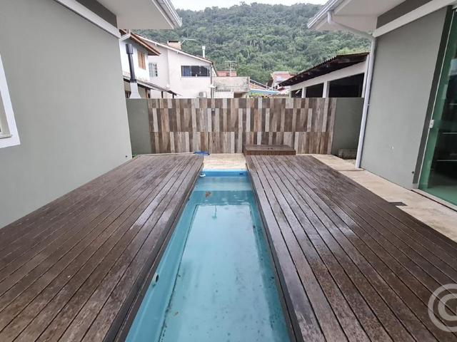 Casa residencial, 318.53m²