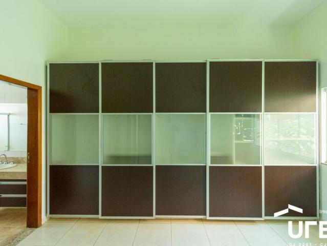 Condomínio Fechado, 180 m², 3 qts, 2 banh 3 vagas, Jardins Madri