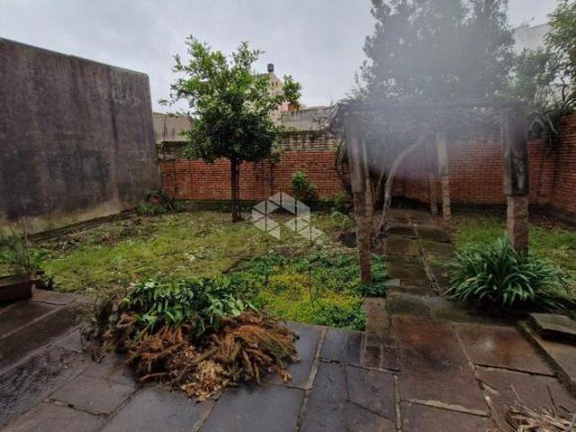 Casa residencial/comercial com terreno 11x44 no Bairro Santa Maria Goretti