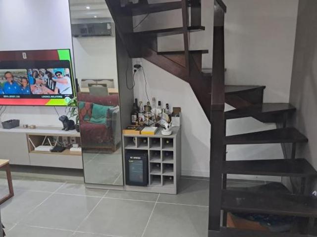 Casa resindencial em condominio fechado com 2 dormitórios, 2 suítes, 3 banheiros
