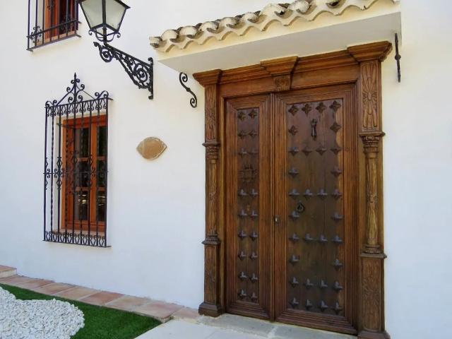 Casa restaurada con jardines maduros 200m² Loja