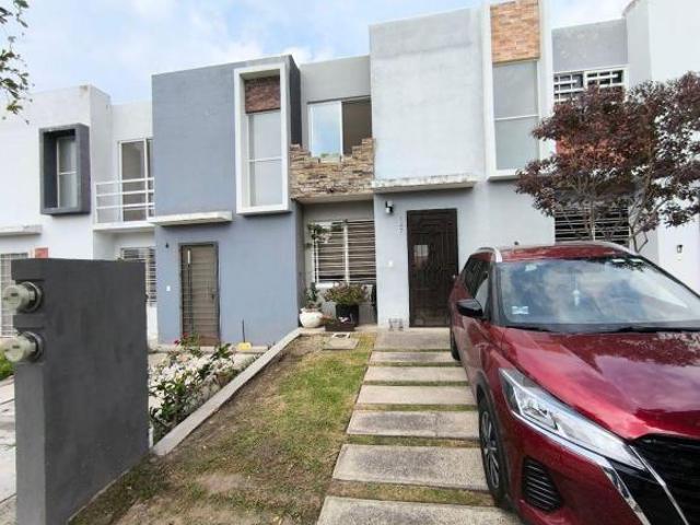 Casa Roble Espec Con Ampliación Coto Rinconada del Lago Frente Jardín Fracc Parques Tesistan Zapopan
