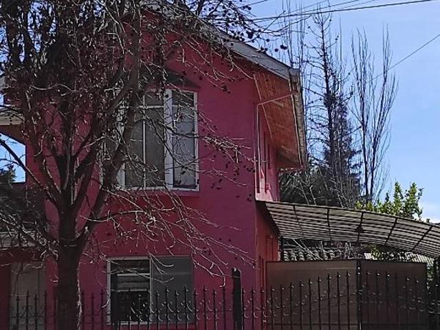 Casa Rosada, calle Cabello, Arriendo