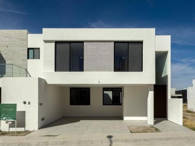 CASA ROXANA EN VENTA EN ABADÍA SUR DE LA CIUDAD