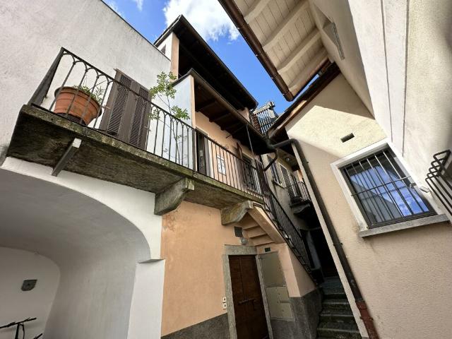 CASA STORICA 3.5 LOCALI CON CANTINA VINI A VOLTA A MELIDE