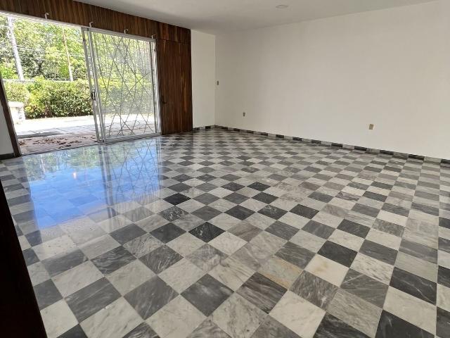 Casa súper amplia ideal para Negocio