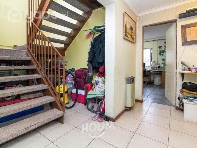 Casa superficie total de 624m2 y construidos 198m2 | 4 dormitorios por 12500.00 en Macul