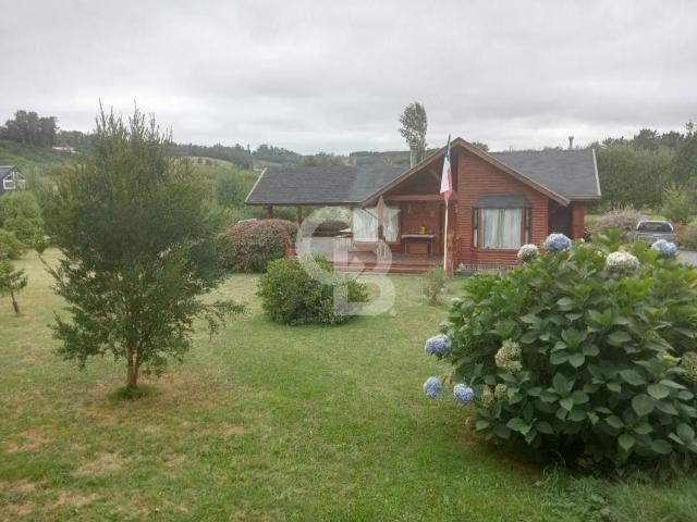 Casa Sureña en Lago Ranco: Playa, Muelle y privacidad | 4 Dormitorios por 350000. 00 en Futrono