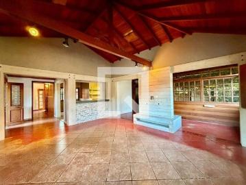 Balneário Piçarras - Garagem, Piscina, Churrasqueira