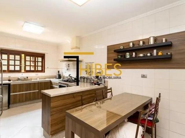 Casa Santo Inácio/Barigui, 4 suítes, 300 m² privativos, 4 vagas de garagem