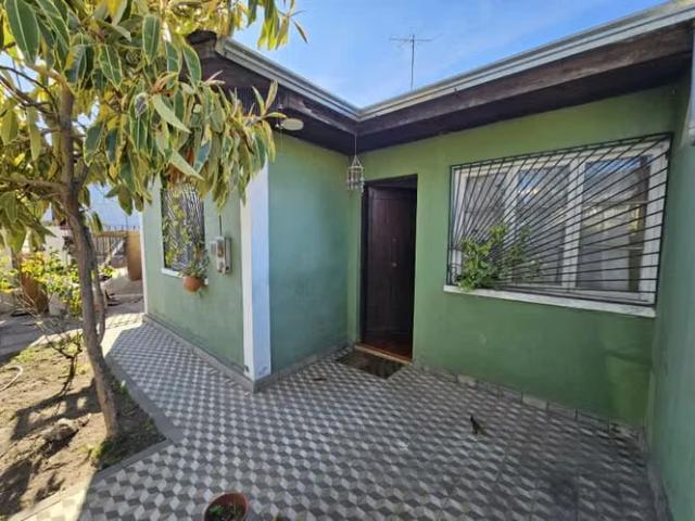 Casa sargento menadier esquina peru | 5 dormitorios por 122000. 00 en Puente Alto