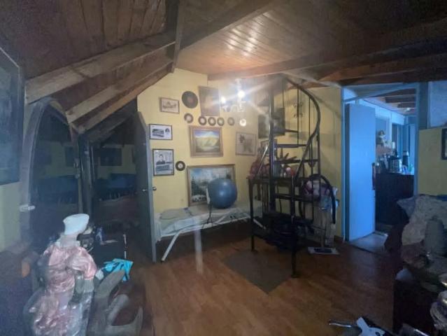 Casa se vende casa de 3 pisos en isla gordon cód. 533 | 10 dormitorios por 200000. 00 en Lo Prado