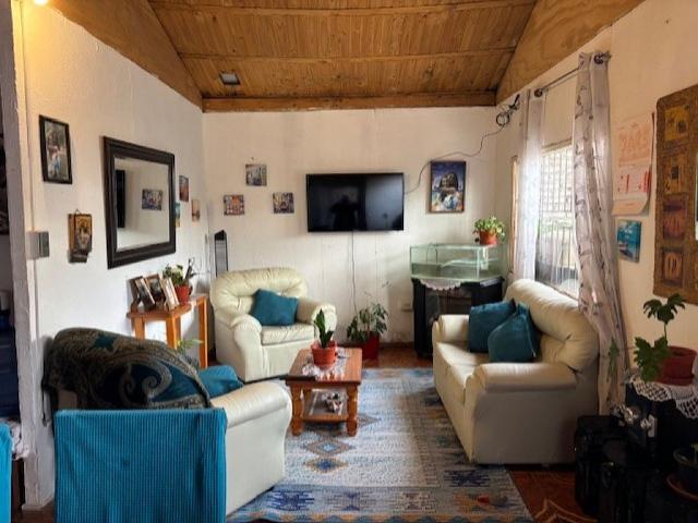 SECTOR SEGURO, 2 CASAS EN MISMO TERRENO