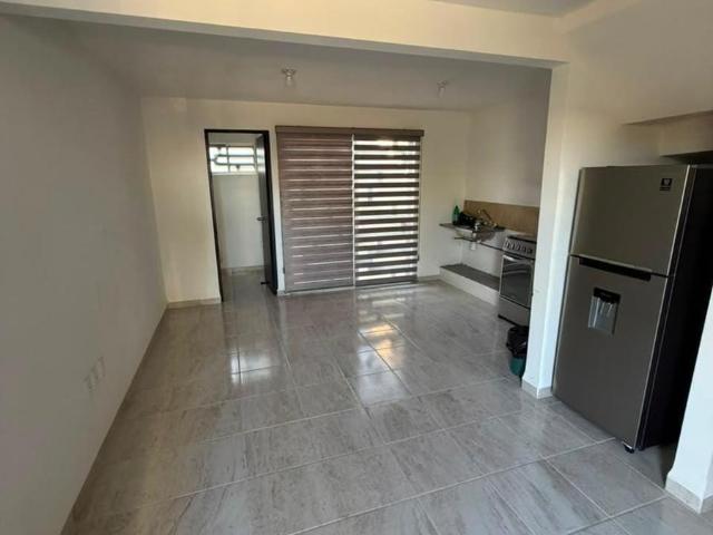 CASA SEMI AMUEBLADA CON TERRENO EXCENDENTE
