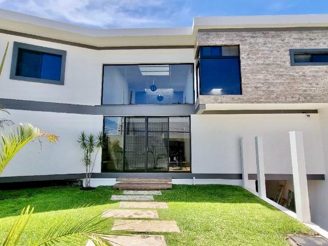 Casa Semi Amueblada de 3 Habitaciones con alberca y jardin con vigilancia