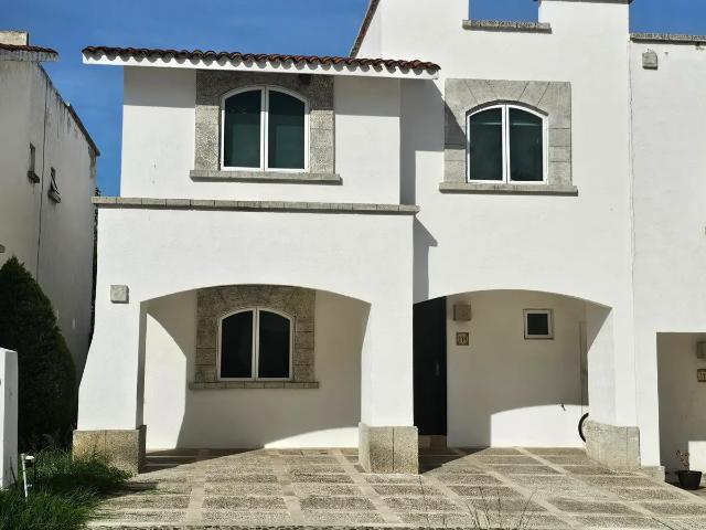 Casa semi amueblada EN RENTA, fraccionamiento La Marina zona norte=, León, Guanajuato