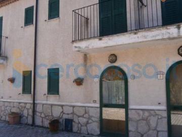 Casa semi indipendente in ottime condizioni in affitto a Santa Maria Del Molise