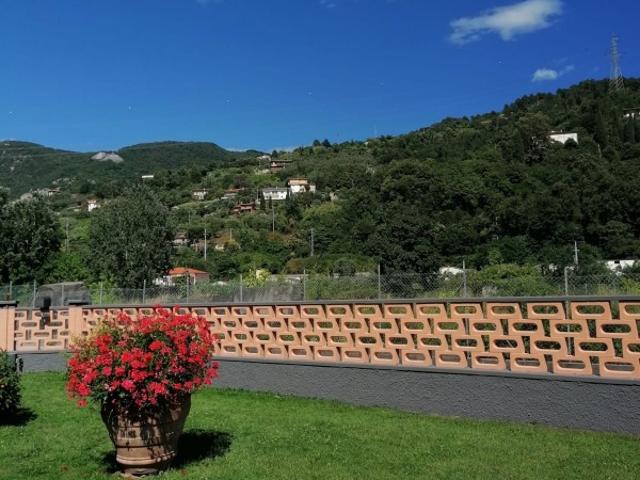 Casa Semi Indipendente in Affitto a Seravezza Pozzi