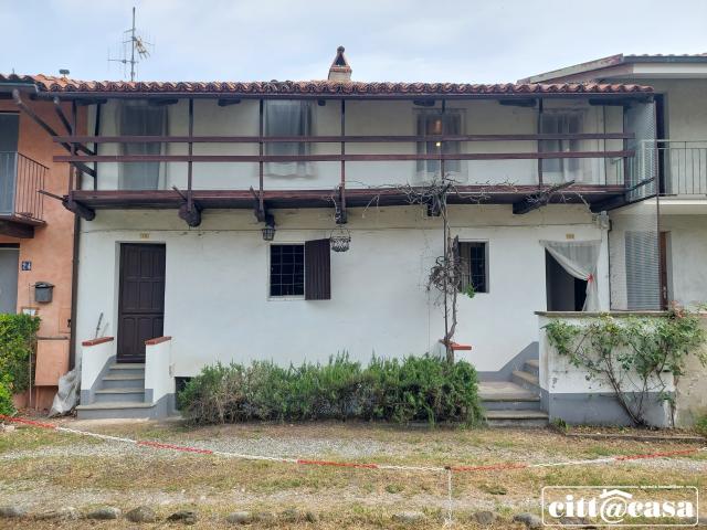 CASA SEMI INDIPENDENTE in VENDITA a BERZANO DI SAN PIETRO di 4 vani