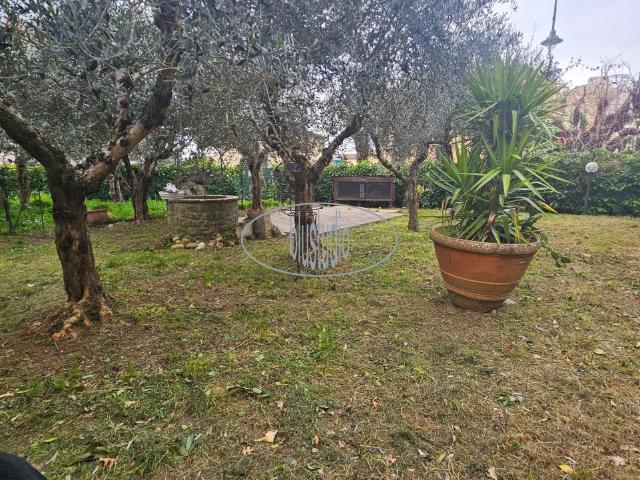 CASA SEMI INDIPENDENTE in VENDITA a CASTELFRANCO PIANDISCO' PIANDISCO' CENTRO di 12 vani