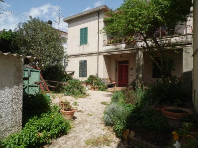 CASA SEMI INDIPENDENTE in VENDITA a GAVORRANO CALDANA di 12 vani