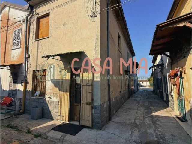 Casa semi indipendente in vendita a Gragnano Trebbiense, Casaliggio