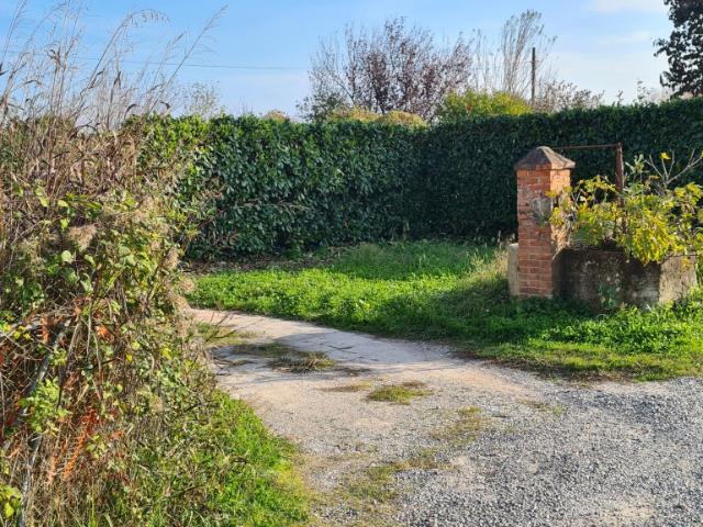 CASA SEMI INDIPENDENTE in VENDITA a PESCIA di 6 vani
