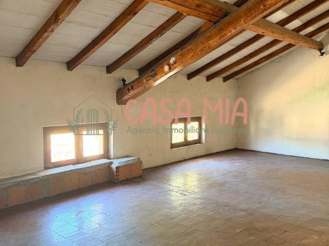 Casa semi indipendente in vendita a Piozzano