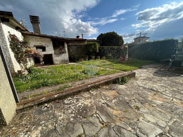 CASA SEMI INDIPENDENTE in VENDITA a REGGELLO CASCIA/BIGAZZI di 6 vani