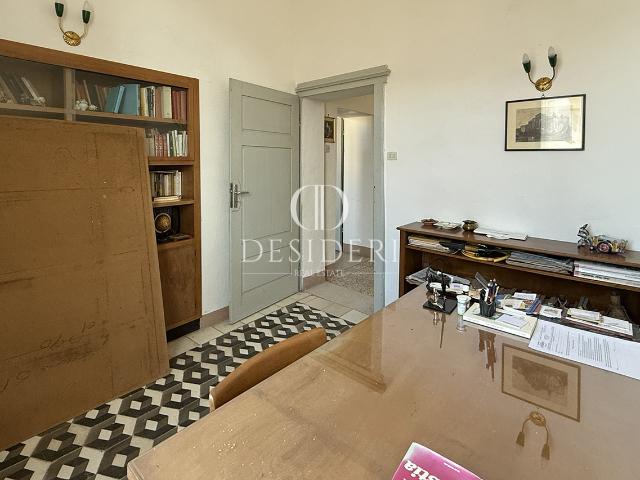CASA SEMI INDIPENDENTE in VENDITA a SEMPRONIANO CENTRO di 12 vani