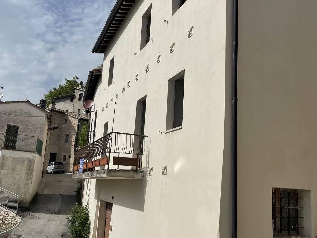 Casa semi indipendente in vendita a Sellano, Piaggia